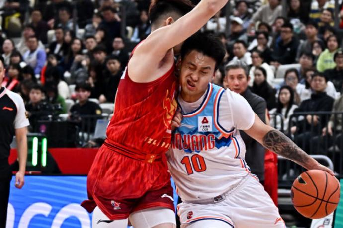 皮特森 29 分赵睿复出 11+6+7,新疆大胜深圳迎六连胜 皮特森 29 分赵睿复出 11+6+7,新疆大胜深圳迎六连胜