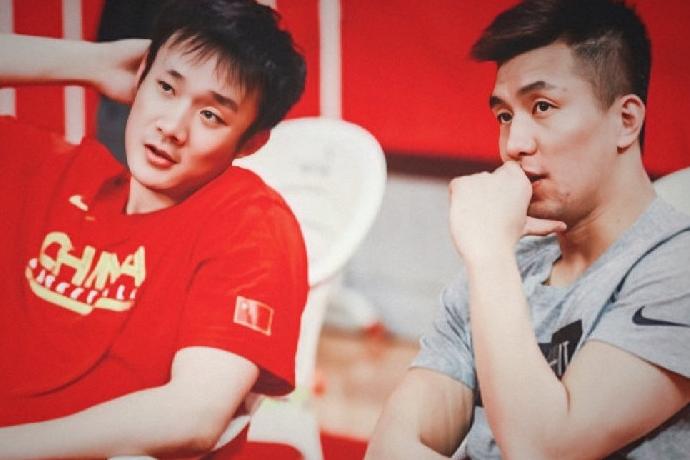 郭艾伦谈丁彦雨航试训广州:期待他找回状态,共赴赛场 郭艾伦谈丁彦雨航试训广州:期待他找回状态,共赴赛场