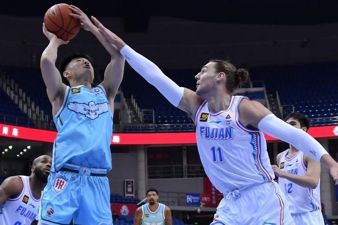 CBA 赛场:青岛国信 121:114 胜福建晋江,杨瀚森 30+15 助球队 CBA 赛场:青岛国信 121:114 胜福建晋江,杨瀚森 30+15 助球队